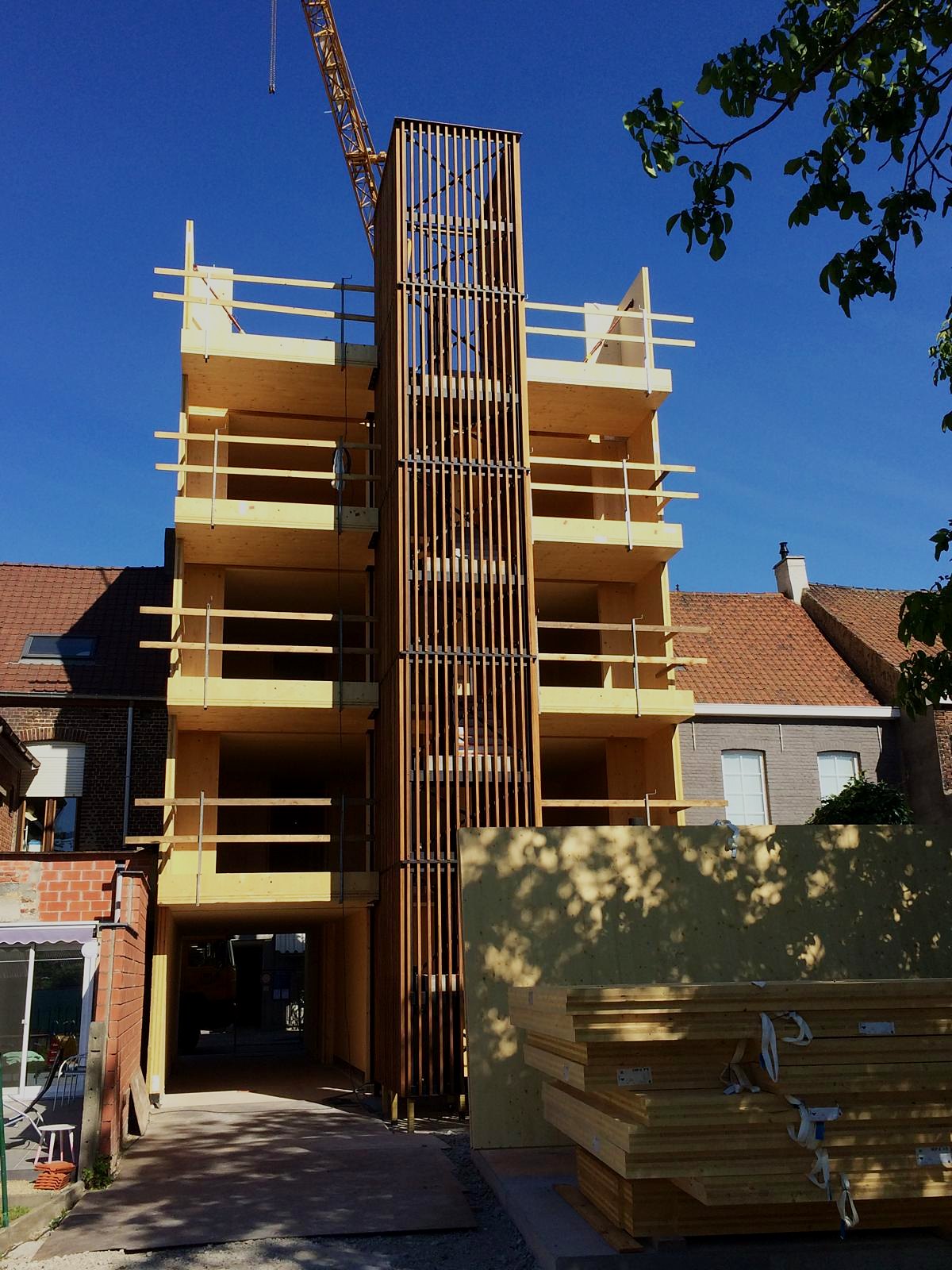 Ruwbouw in CLT van het appartementsgebouw in Harelbeke